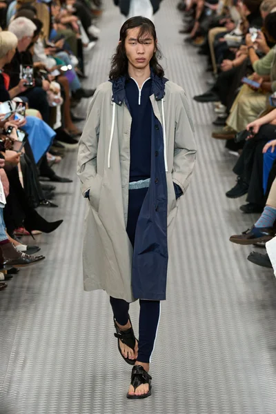Look 14